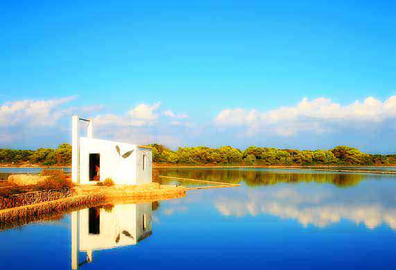 Típica estampa de las salinas de Formentera, conocidas como ses Salines