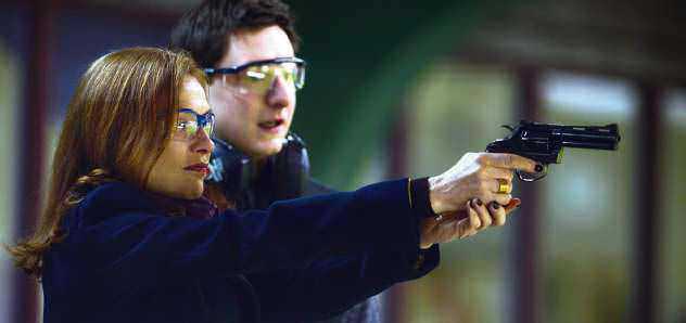 Huppert, aprendiendo a disparar con Arthur Mazet.