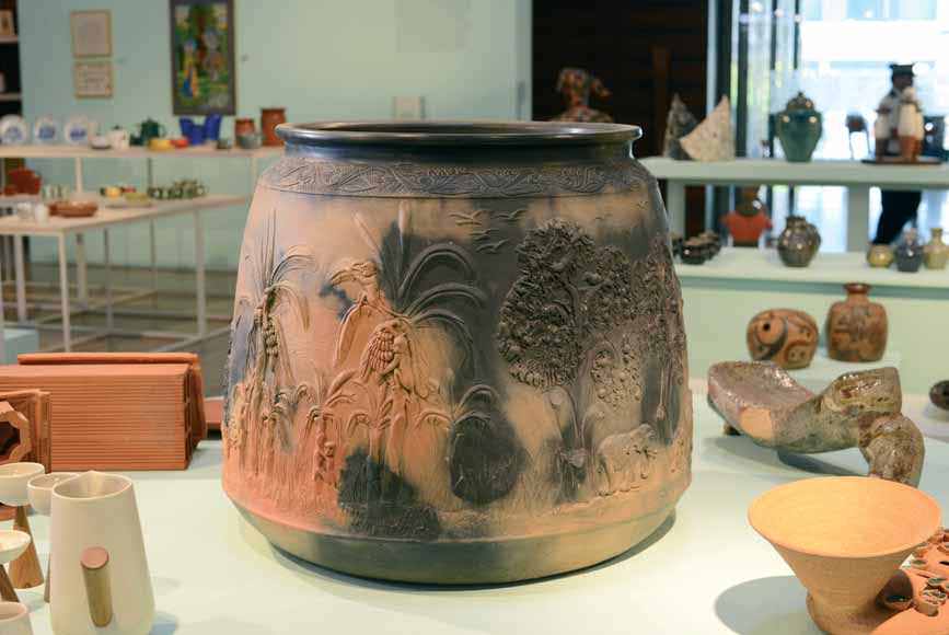 Designing A Disobedient Show For An Unruly Space