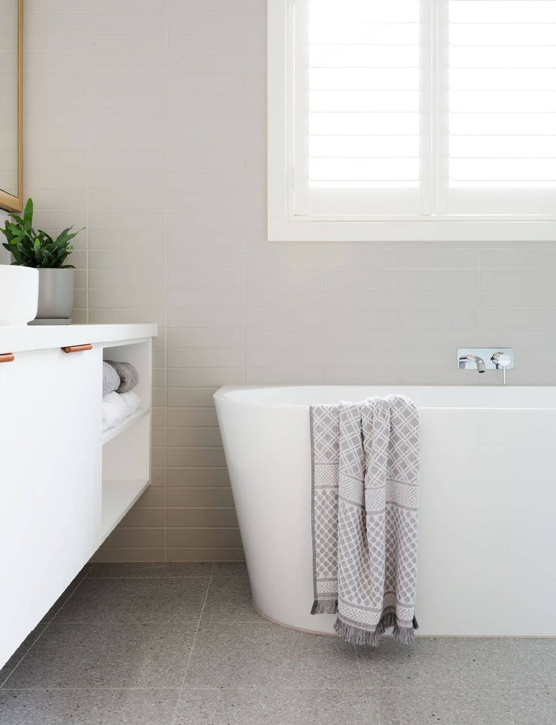 Bathrooms: Easy-Clean Spaces 