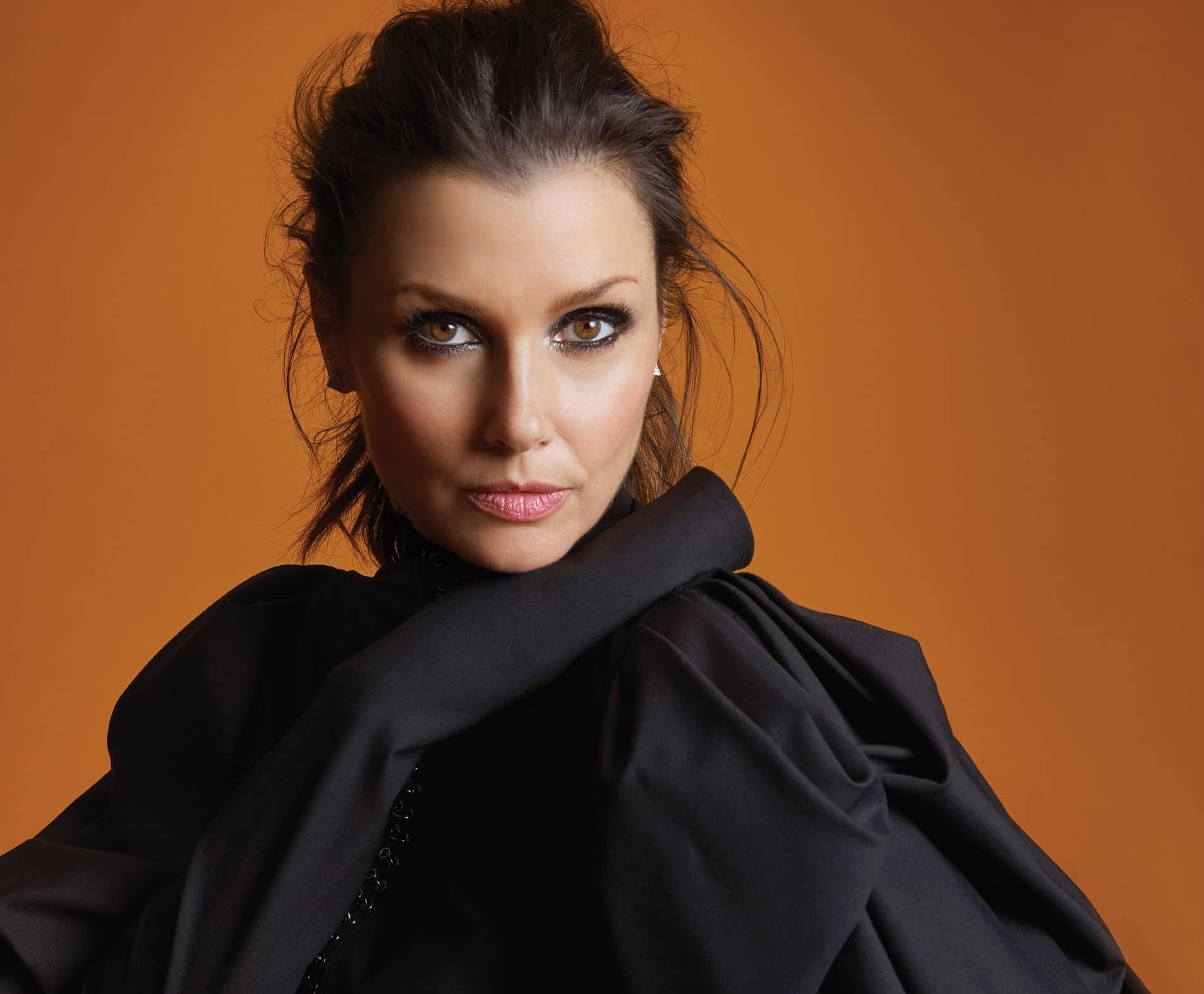 Bridget Moynahan Is One Smart And Stylish Sister