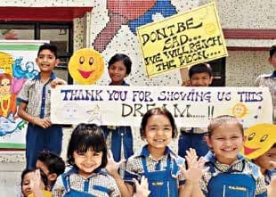 ‘Sampark Toota Hai, Sankalp Nahi': Delhi Govt School Students To ISRO