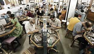 Diamond Industry Workers Leaving Surat In Large Numbers