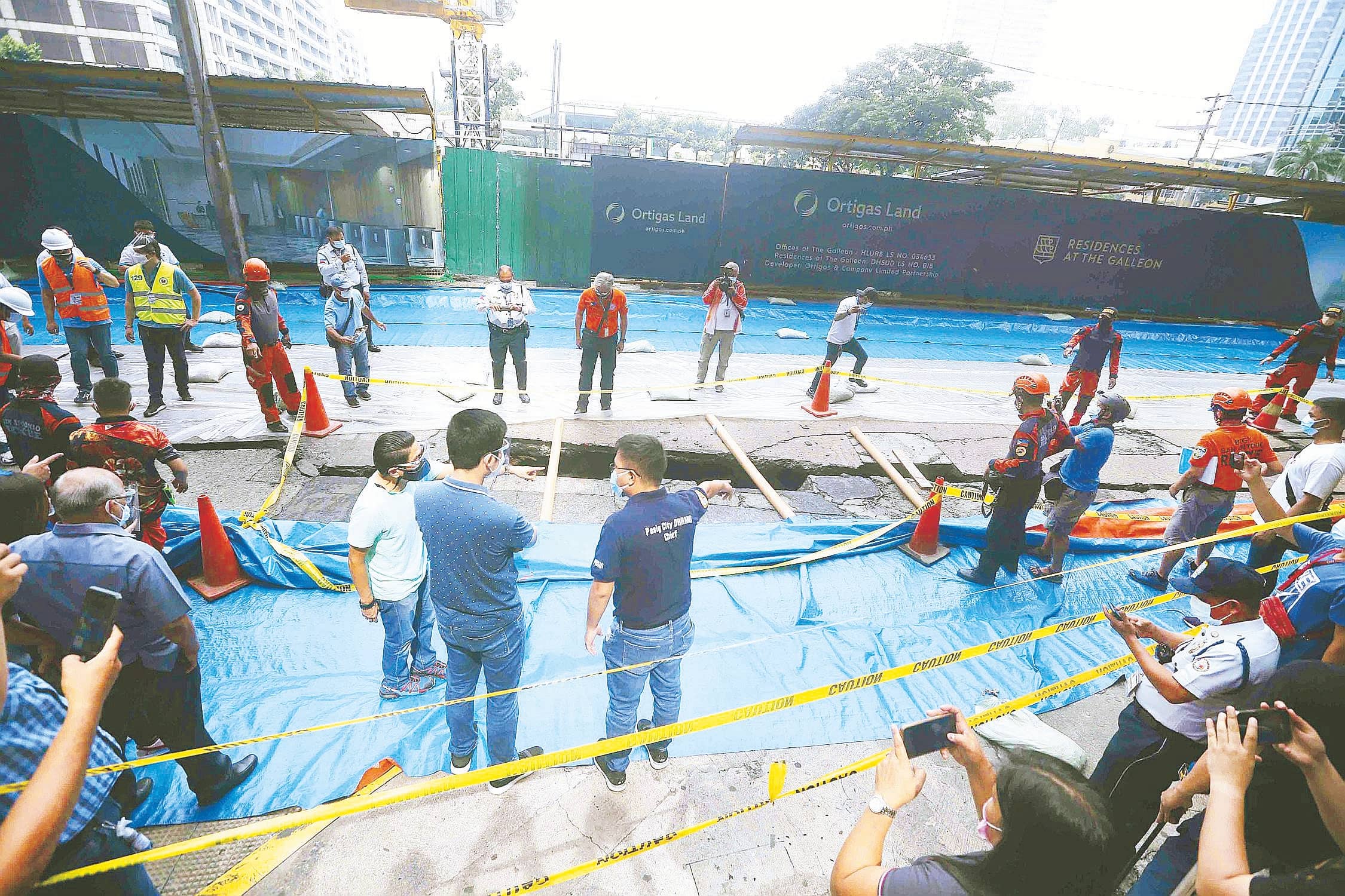 Pasig Road Closed Due To Cracks