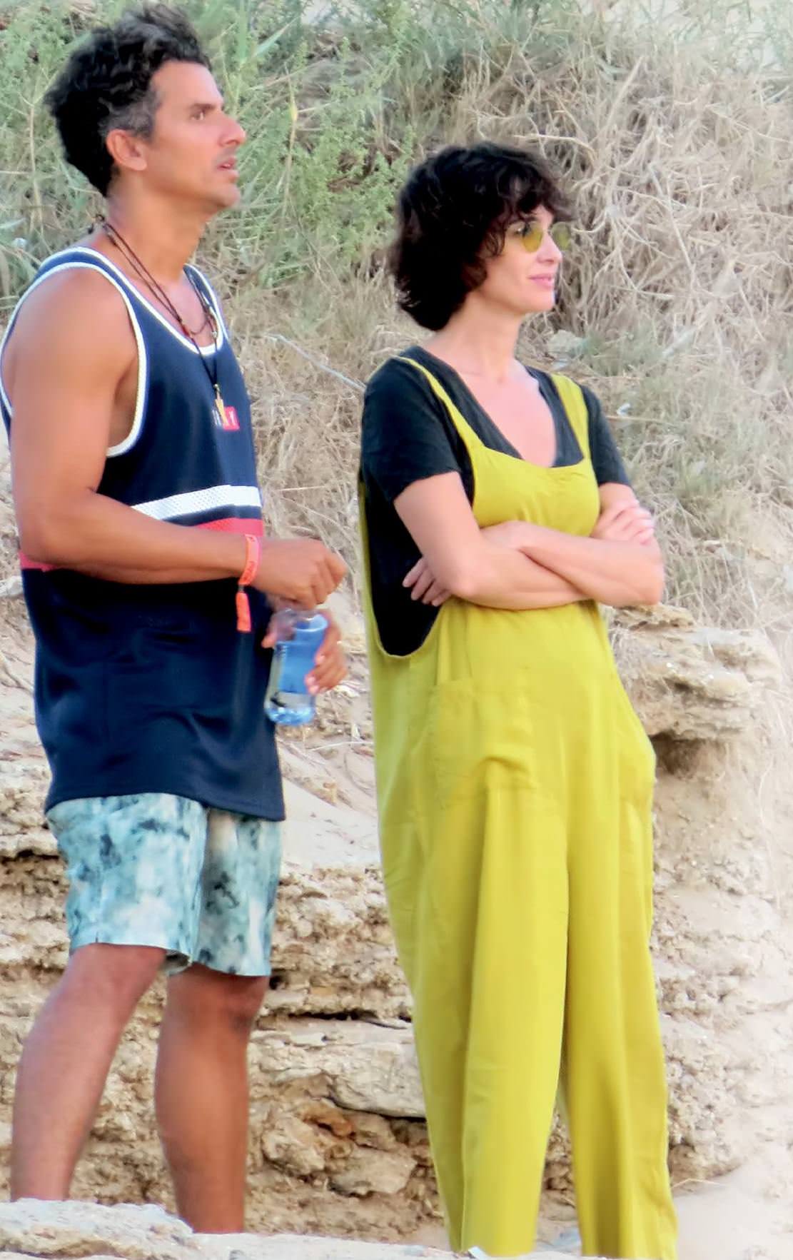 Paz Vega - Disfruta Del Atardecer En La Costa De Cadiz