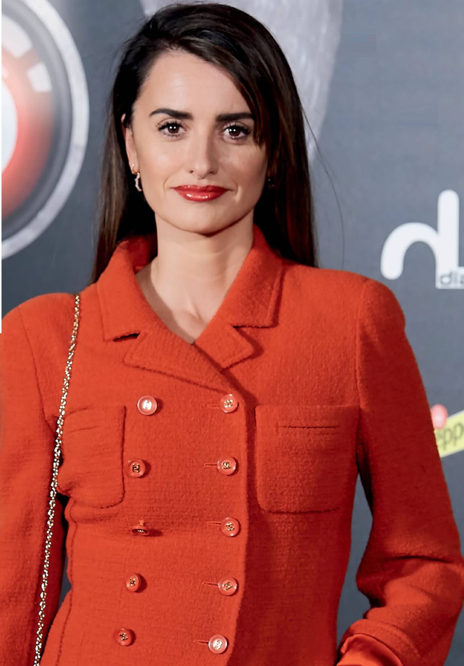 Penélope Cruz dediCa emoCionada un Premio a su familia