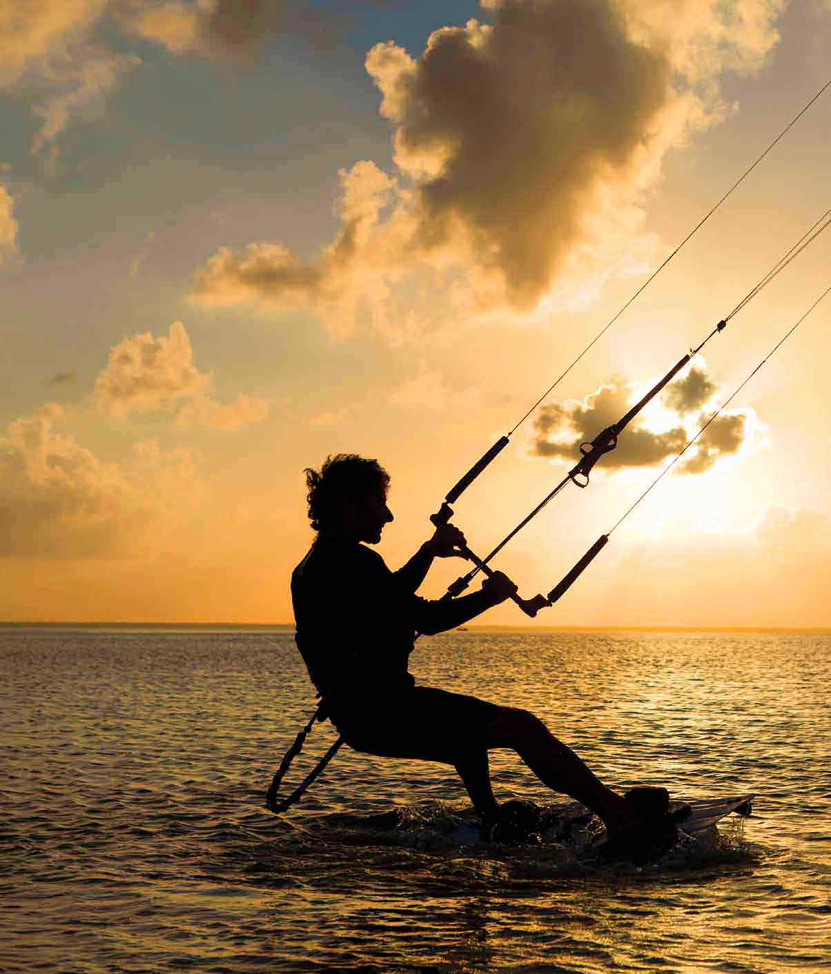 Kitesurf Kitesurfing en Isla Blanca – Versatilidad en el agua | Sport Life ...