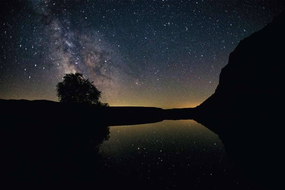 Chasing the Milky Way... and a comet